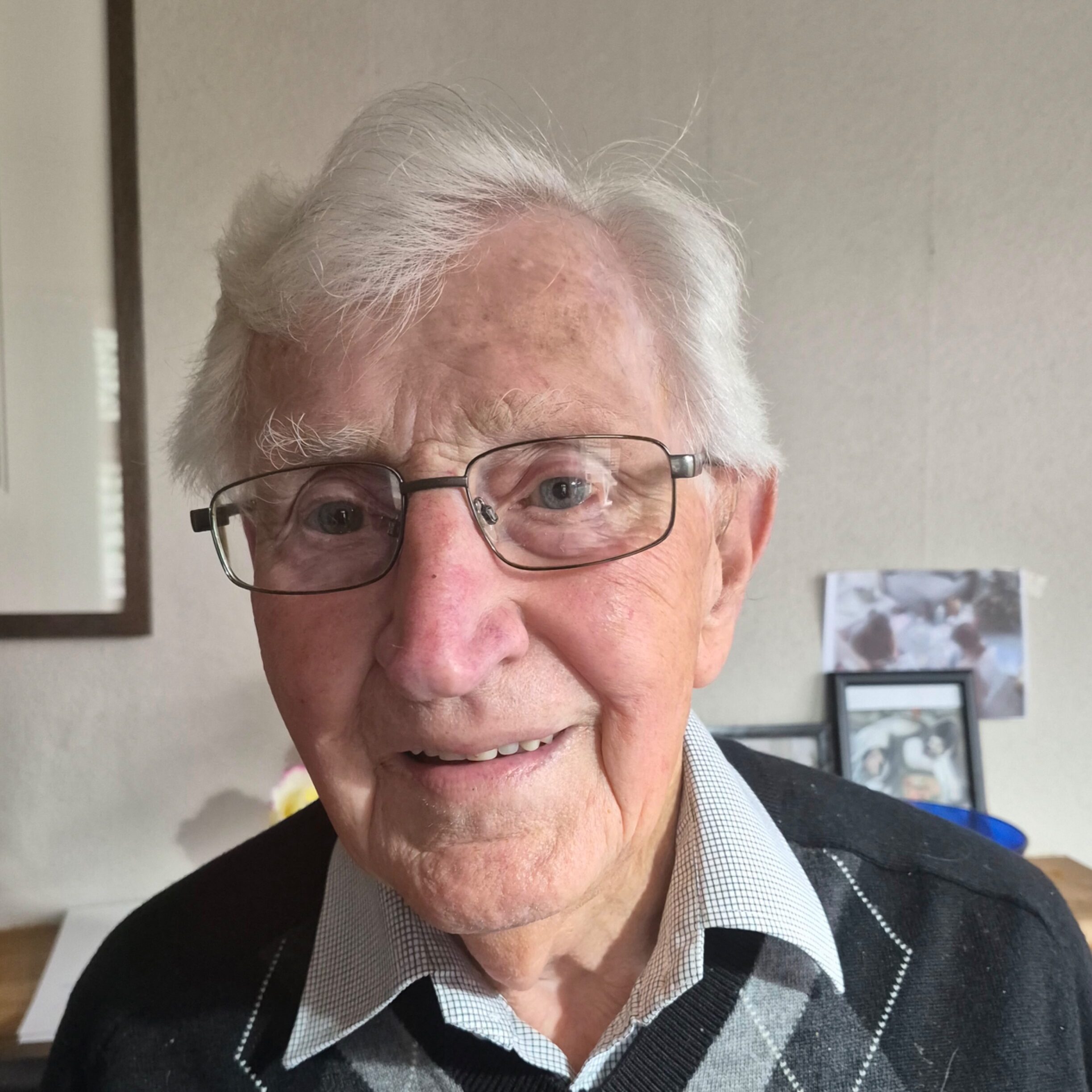 M.Andrew-photo M.Andrew-photo